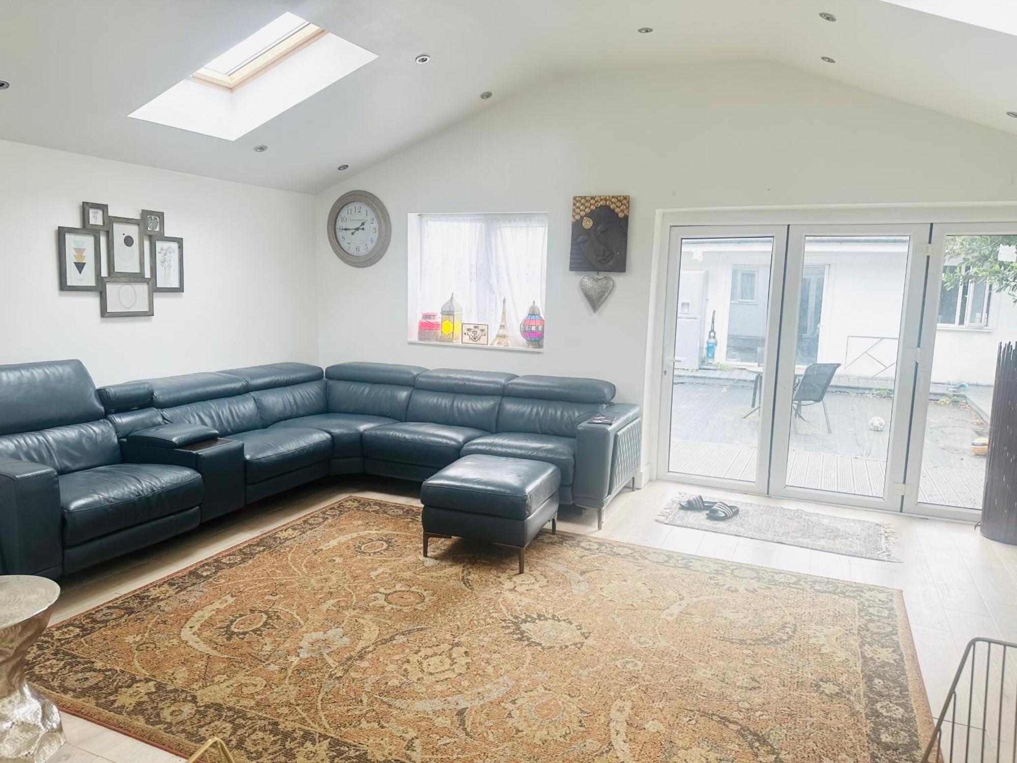 Beautiful Home In London With Easy Access To Central London Sutton  Bagian luar foto